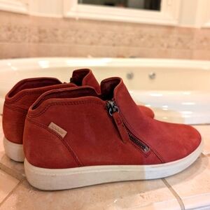 ECCO Soft 7 Low Cut Zip Bootie